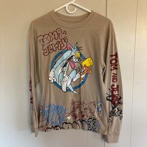 Tom and Jerry Graffiti Graphic Print Long Sleeve Tee T-Shirt Mens Size Sm